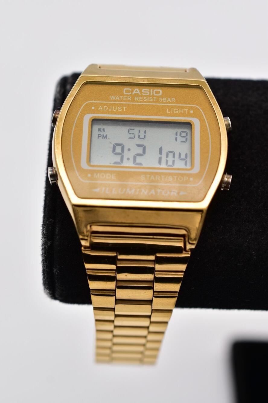 Casio Illuminator 3224 W-640 Mens Watch Gold Digital Watch Pre-Owned Works Bin2
